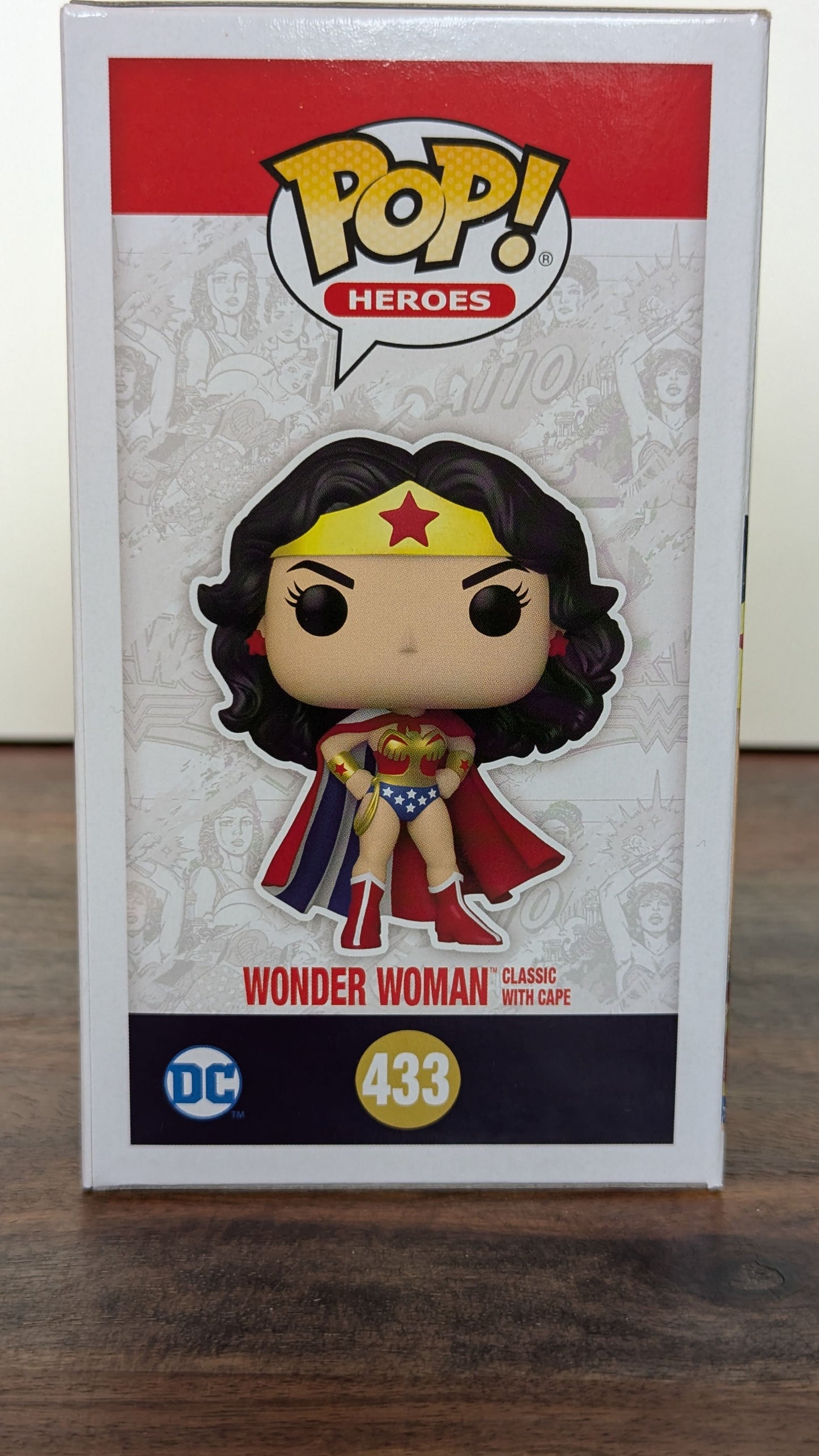 Wonder Woman classic with cape - #433 - (c)