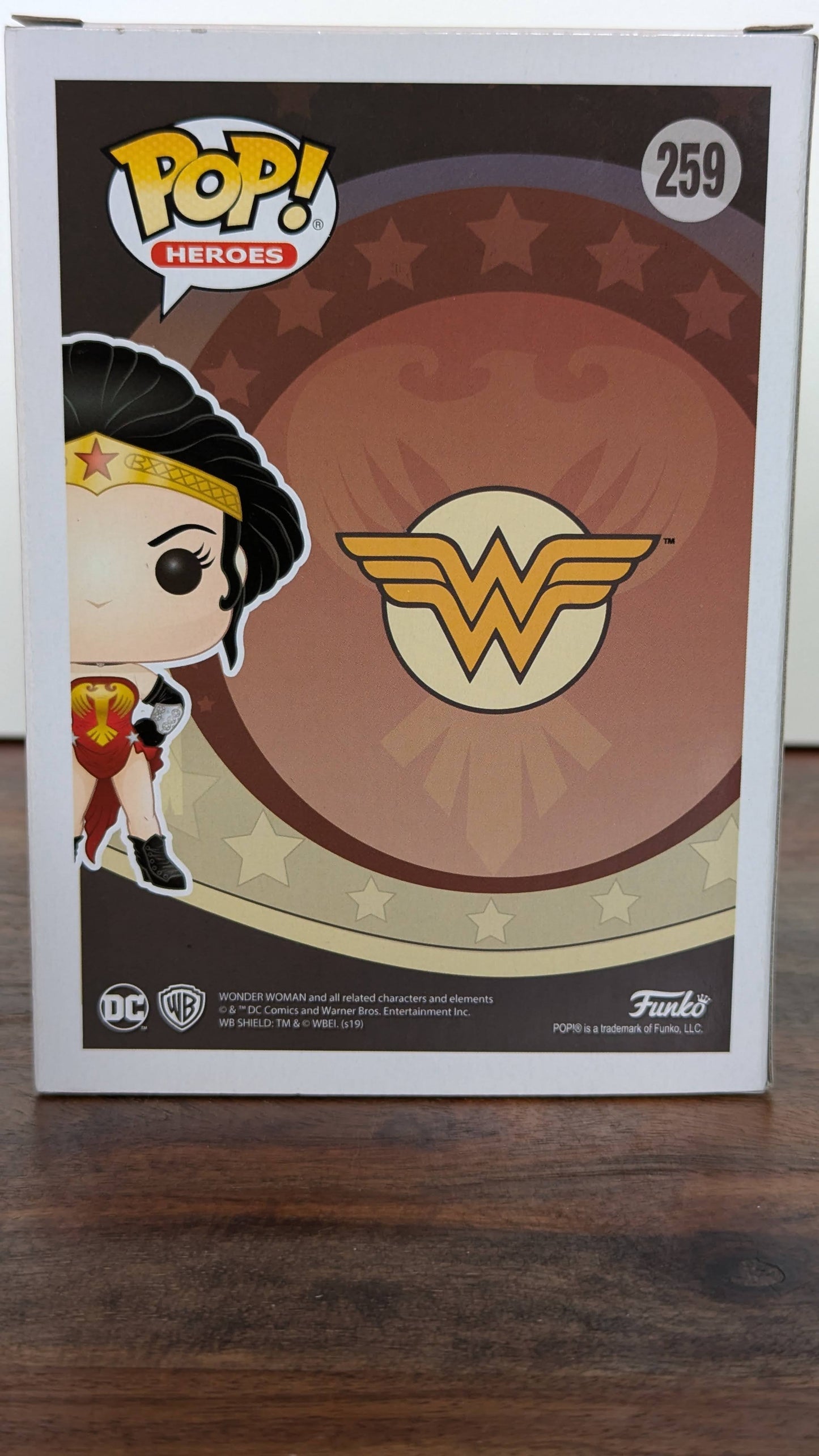 Wonder Woman (amazonia) - #259 - Hot Topic Exclusive - (c)