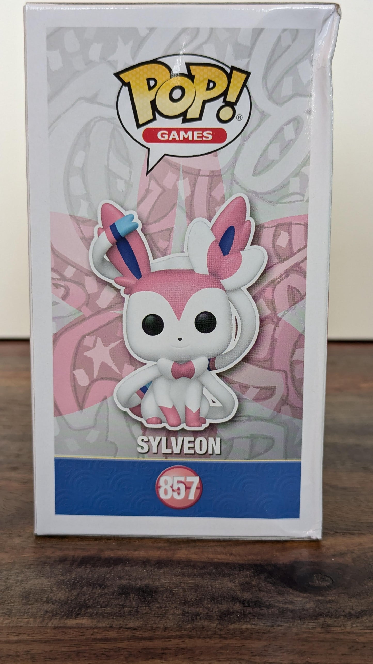 Sylveon - #857 - (c)