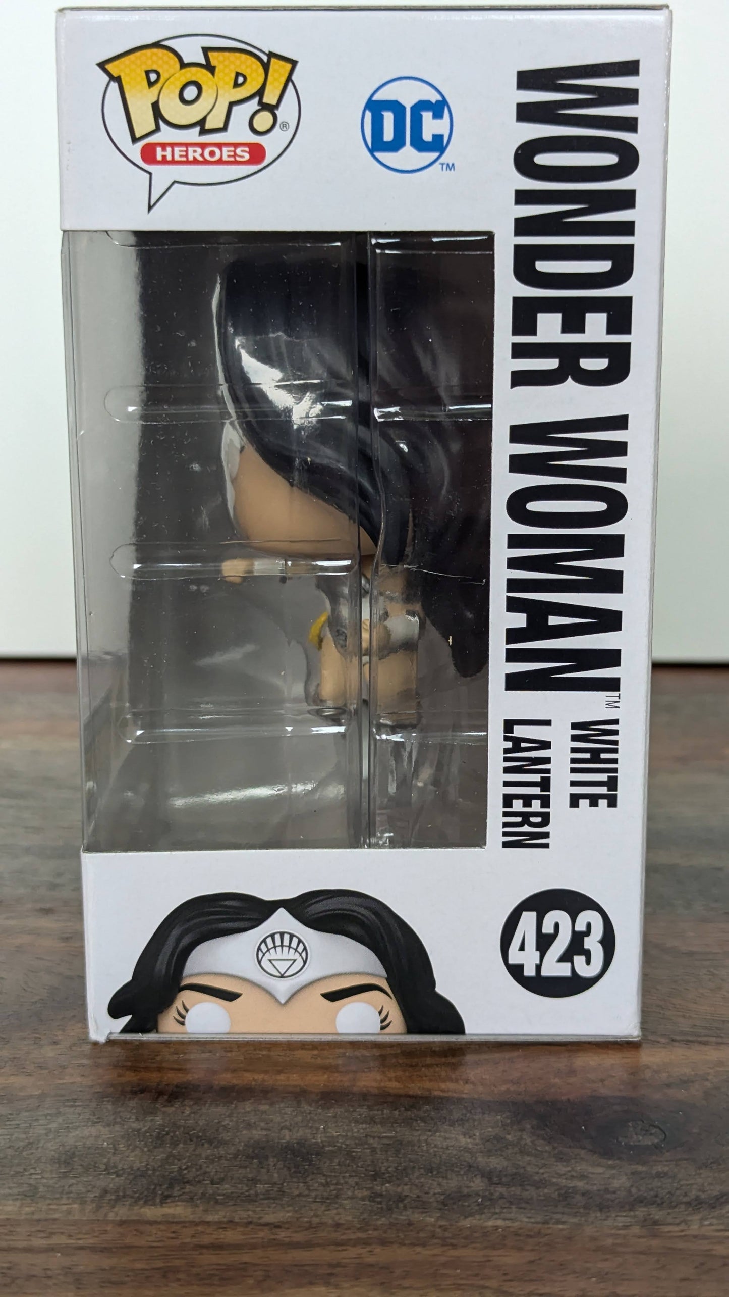 Wonder Woman white lantern - #423 - GITD - EE Exclusive - (c)