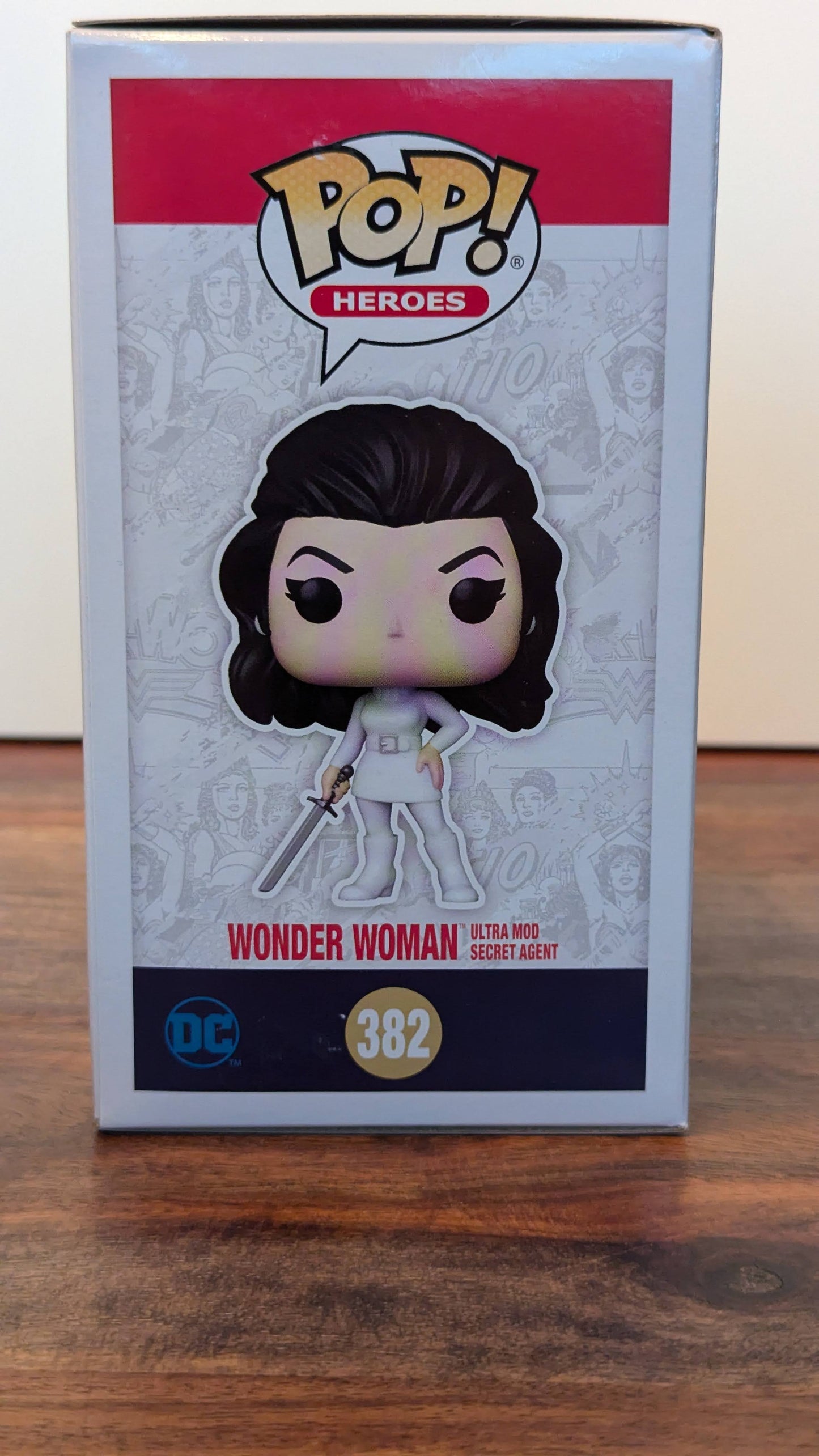 Wonder Woman ultra mod secret agent - #382 - (c)